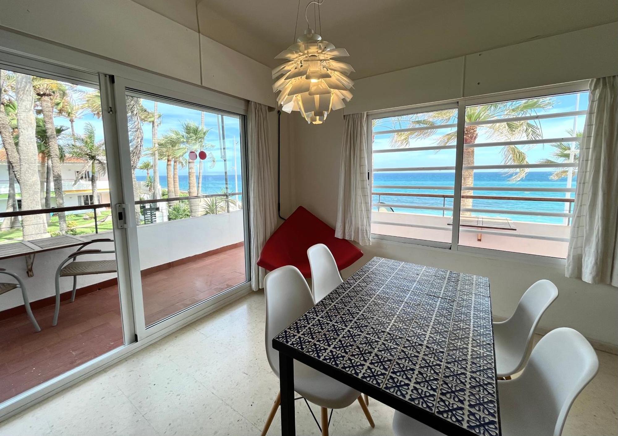 נרחה Apartamentos Playa Torrecilla מראה חיצוני תמונה