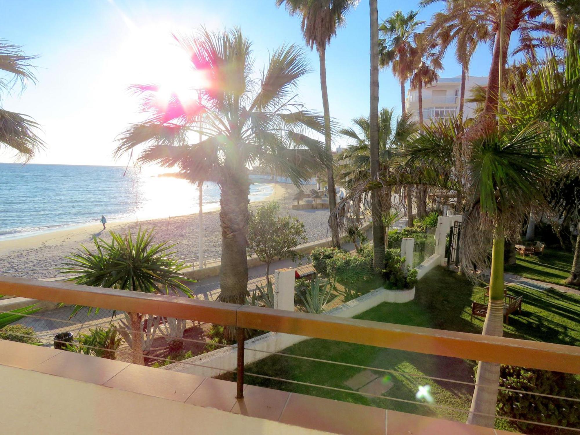 נרחה Apartamentos Playa Torrecilla מראה חיצוני תמונה