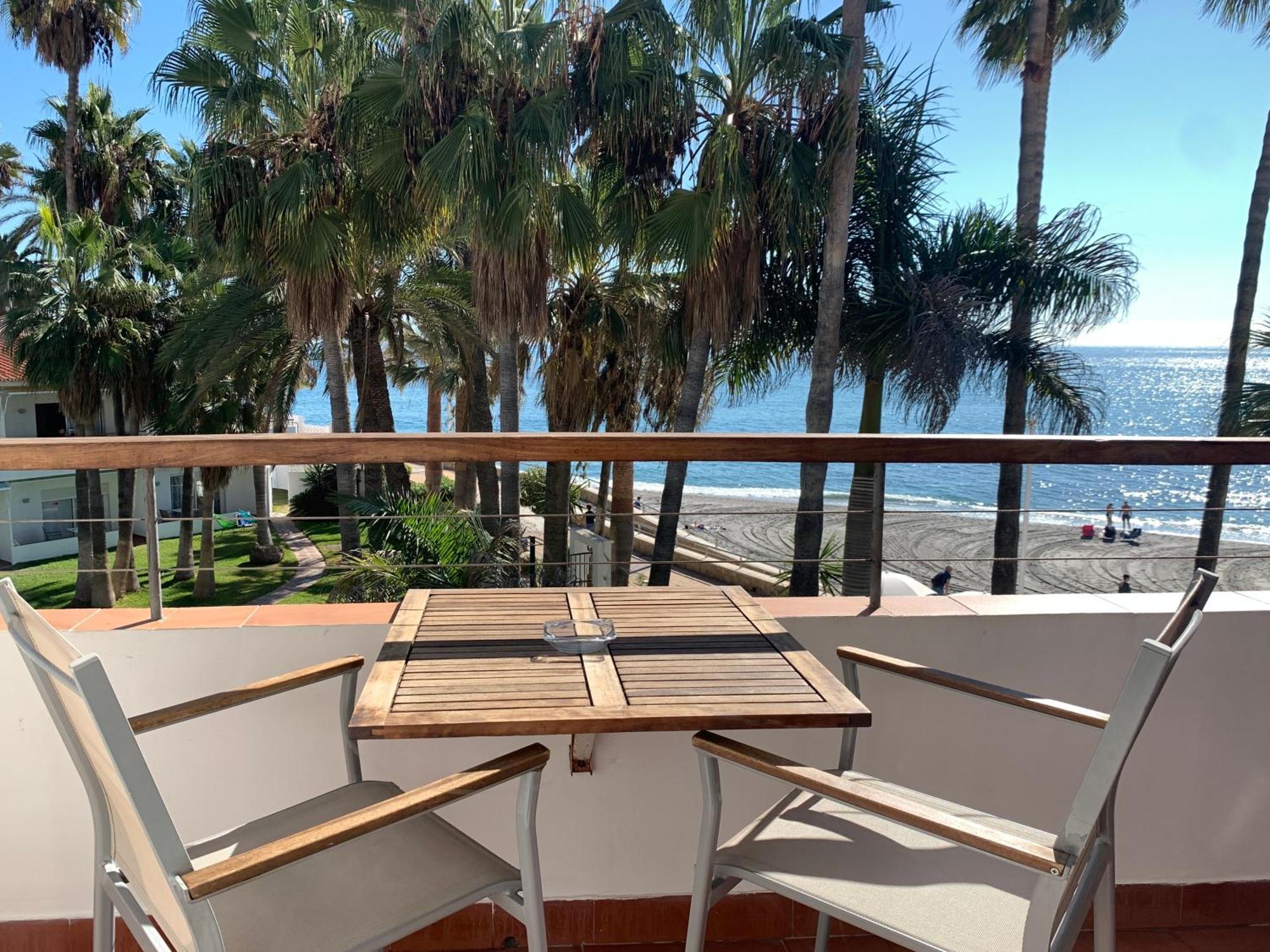 נרחה Apartamentos Playa Torrecilla מראה חיצוני תמונה