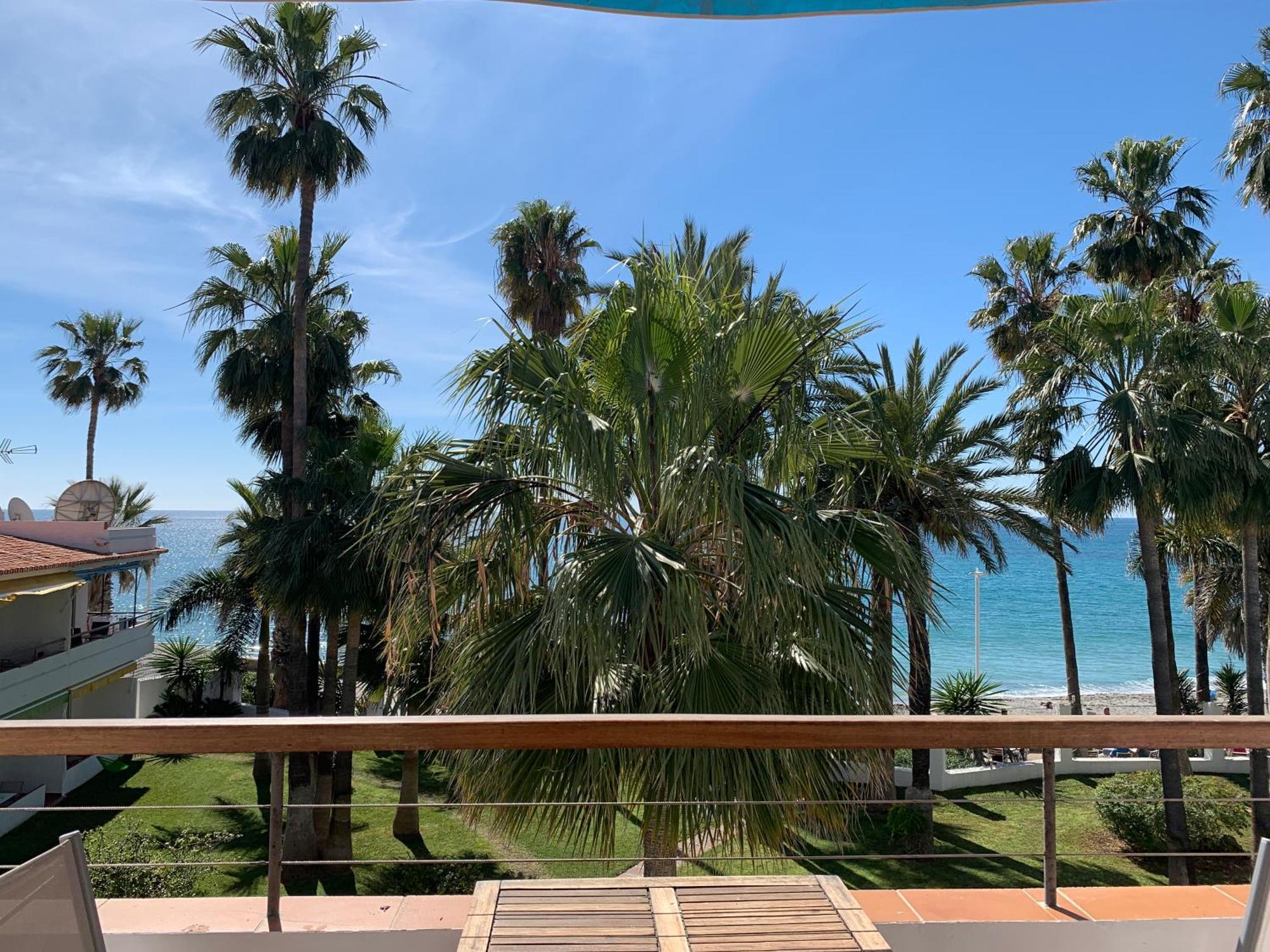 נרחה Apartamentos Playa Torrecilla מראה חיצוני תמונה