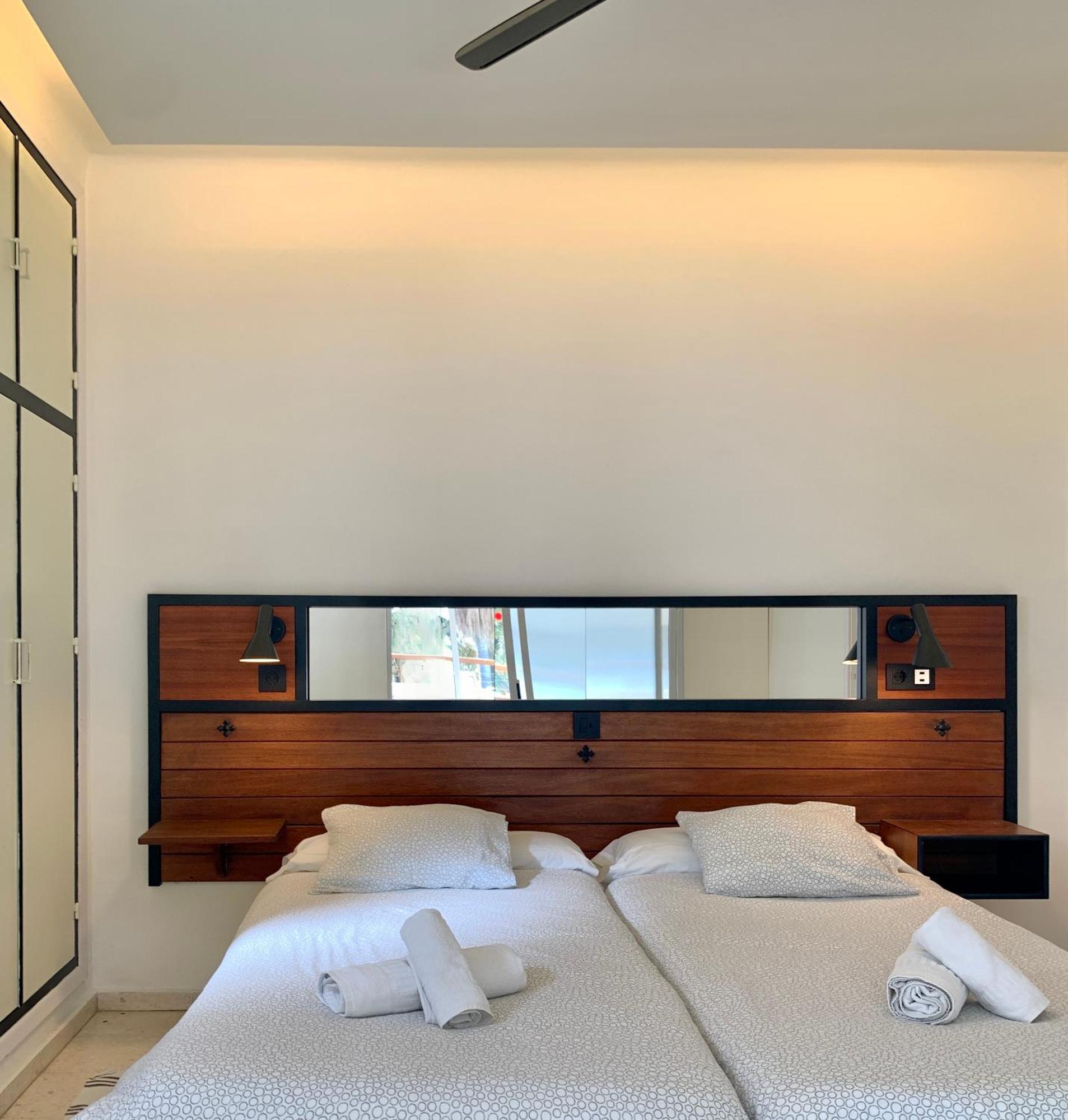 נרחה Apartamentos Playa Torrecilla מראה חיצוני תמונה
