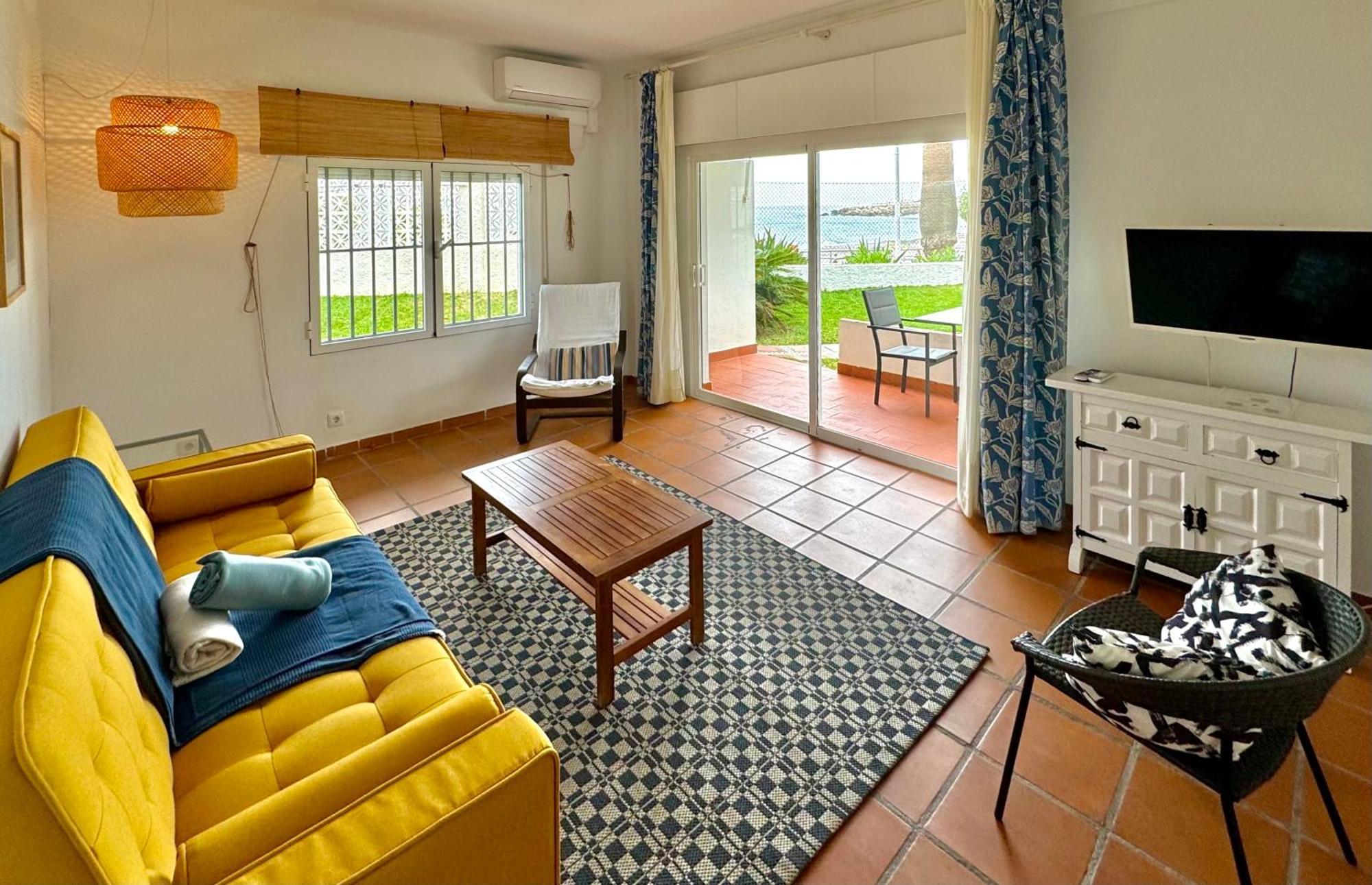 נרחה Apartamentos Playa Torrecilla מראה חיצוני תמונה