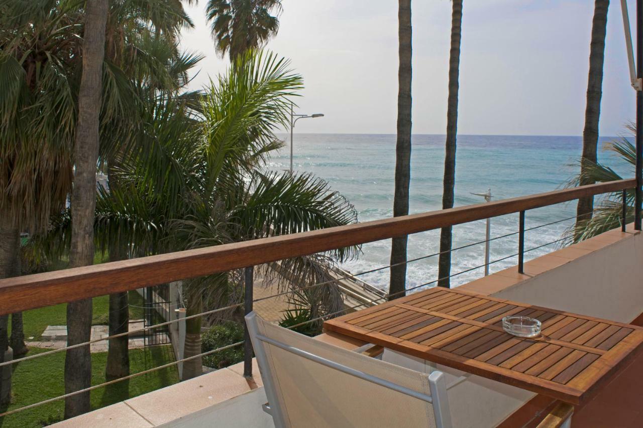 נרחה Apartamentos Playa Torrecilla מראה חיצוני תמונה