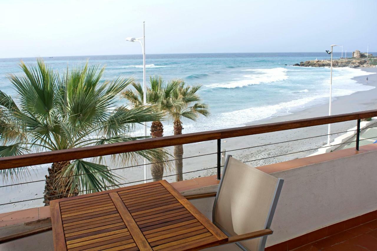 נרחה Apartamentos Playa Torrecilla מראה חיצוני תמונה